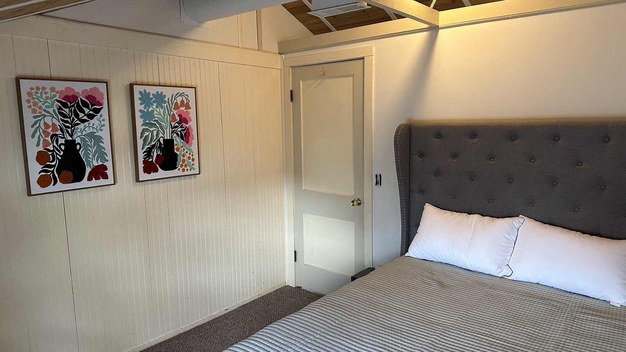 Photo of Bedroom in Lakeside