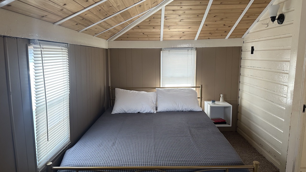 Photo of Bedroom in Lakeside