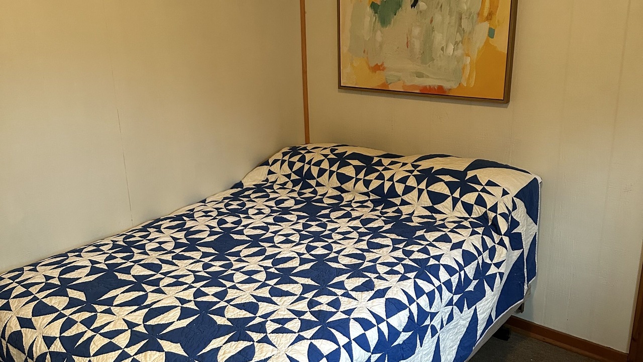 Photo of Bedroom in Lakeside