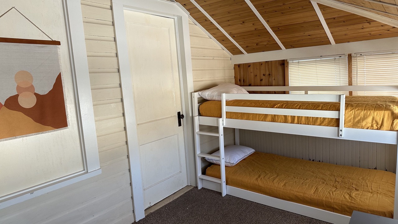 Photo of Bedroom in Lakeside
