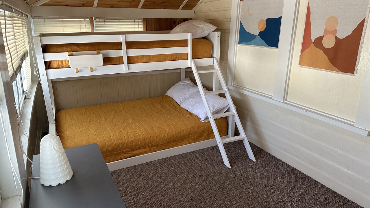 Photo of Bedroom in Lakeside