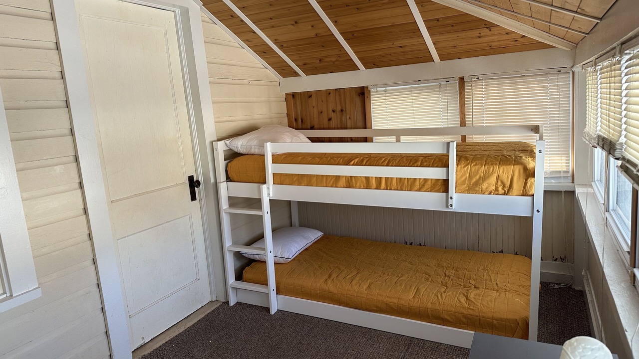 Photo of Bedroom in Lakeside