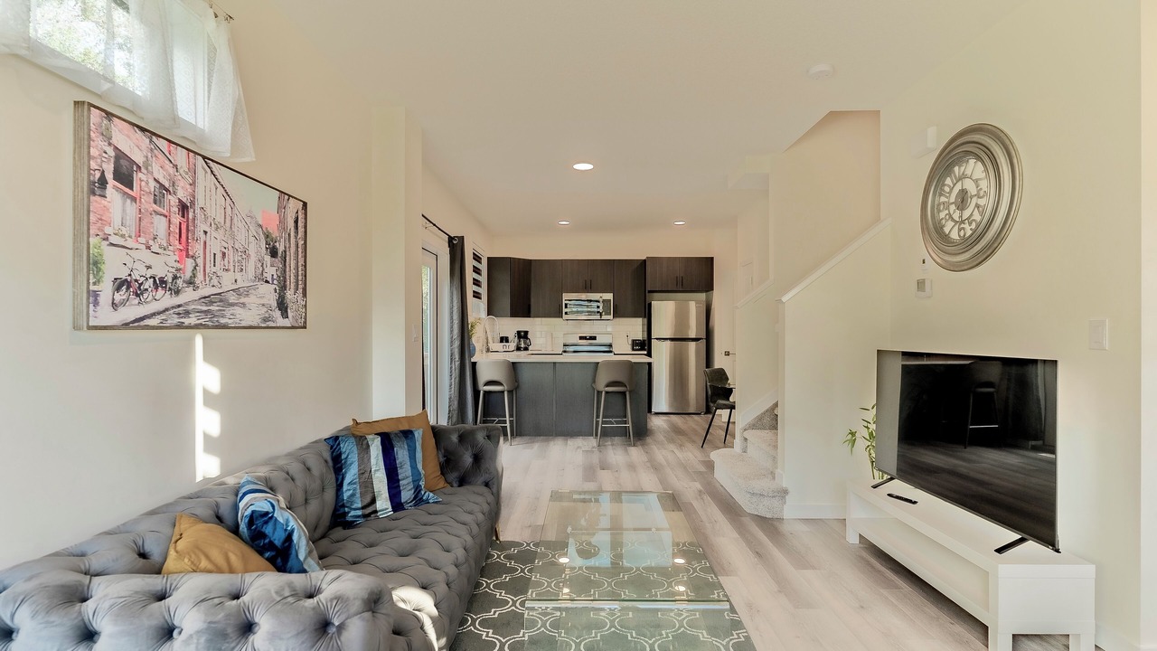 Photo of Livingroom in North Central Edmonton