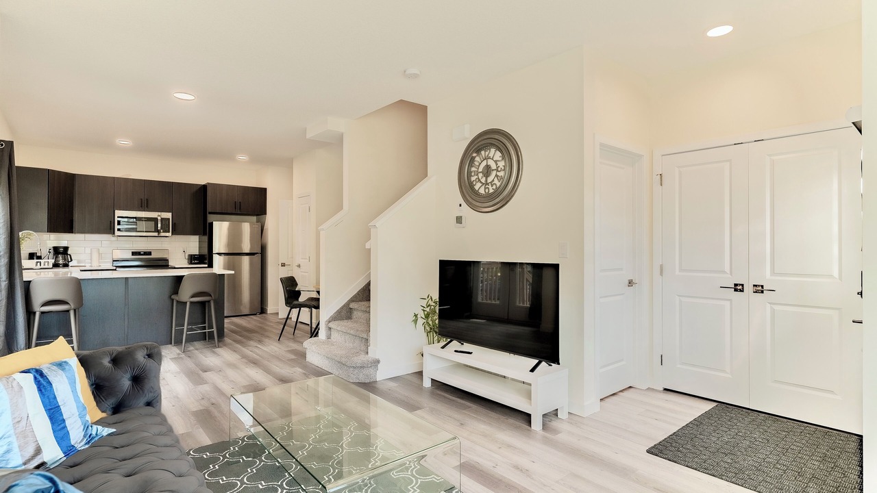 Photo of Livingroom in North Central Edmonton