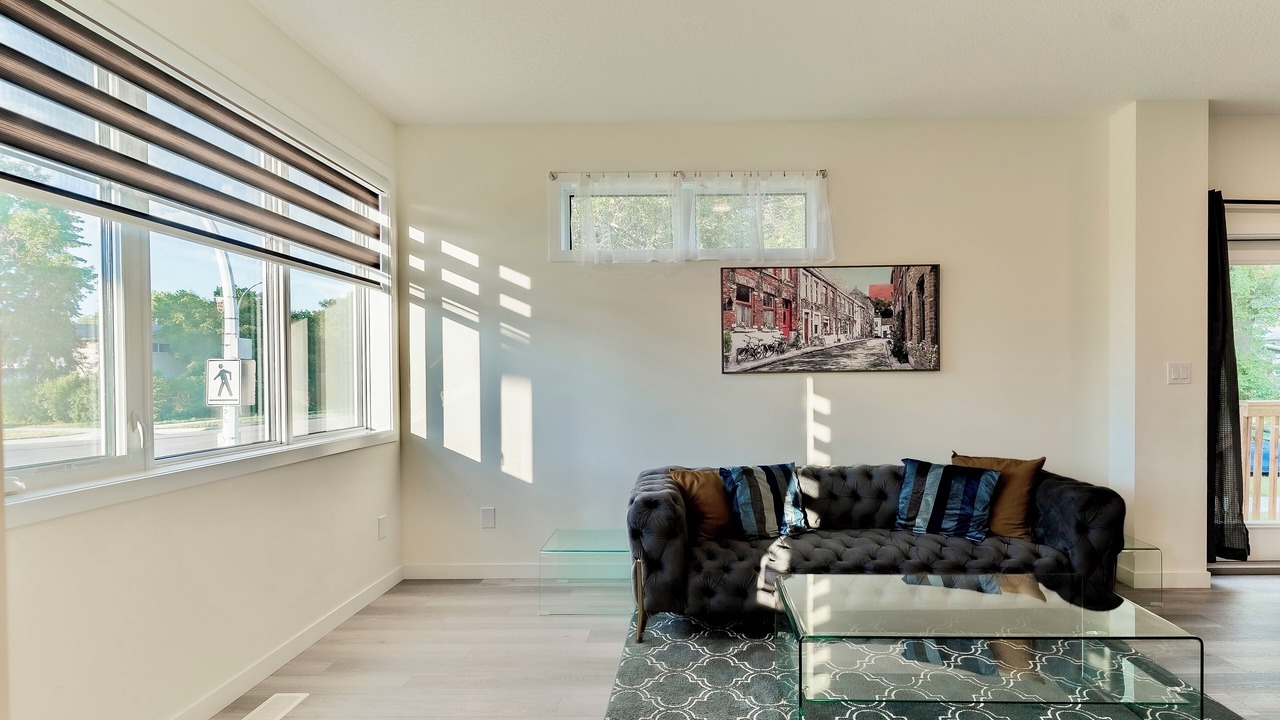 Photo of Livingroom in North Central Edmonton