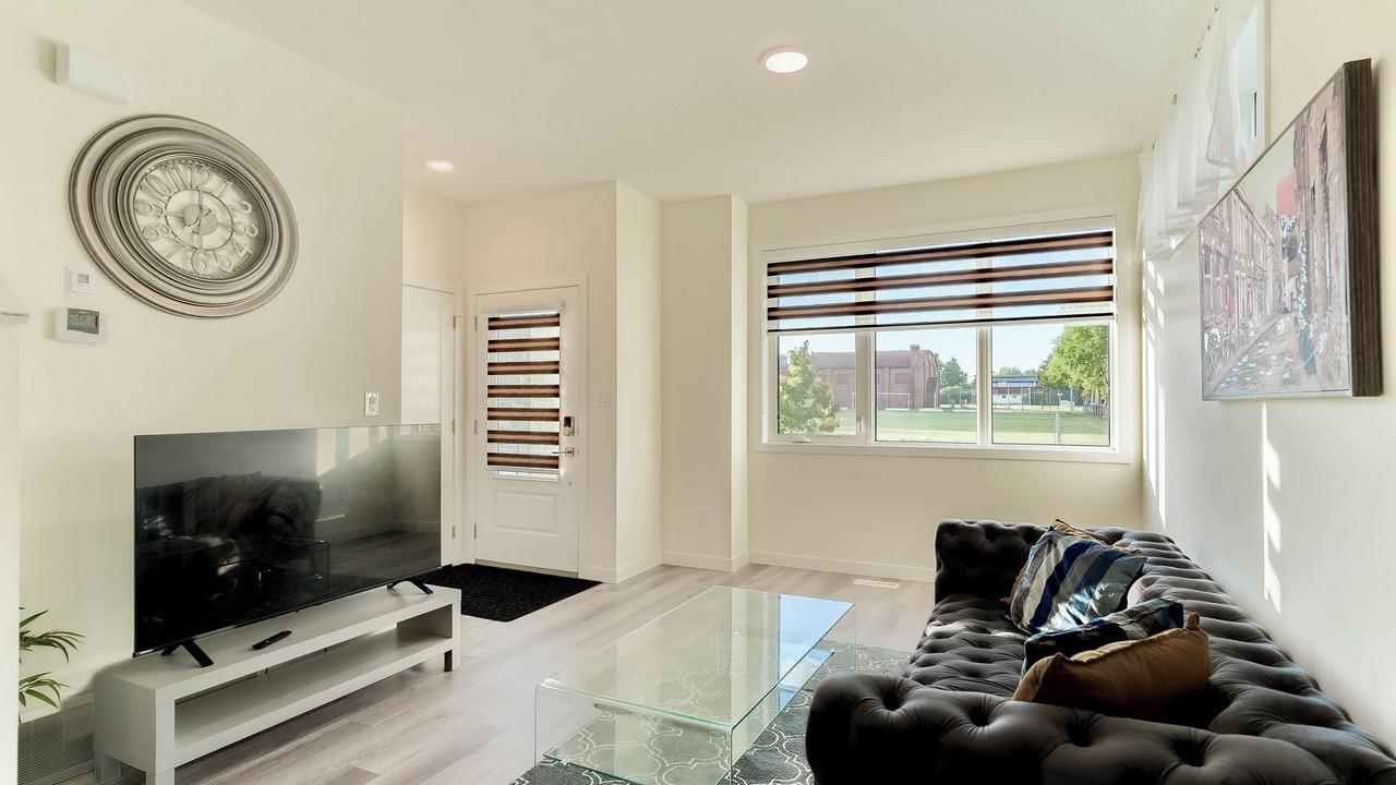 Photo of Livingroom in North Central Edmonton