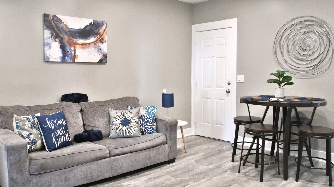 Photo of Livingroom in Lakewood