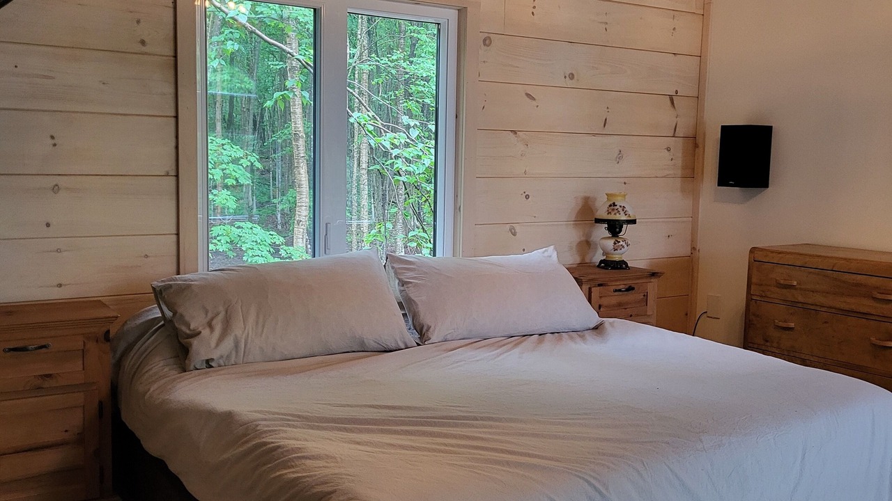 Photo of Bedroom in St-Adolphe-d'Howard