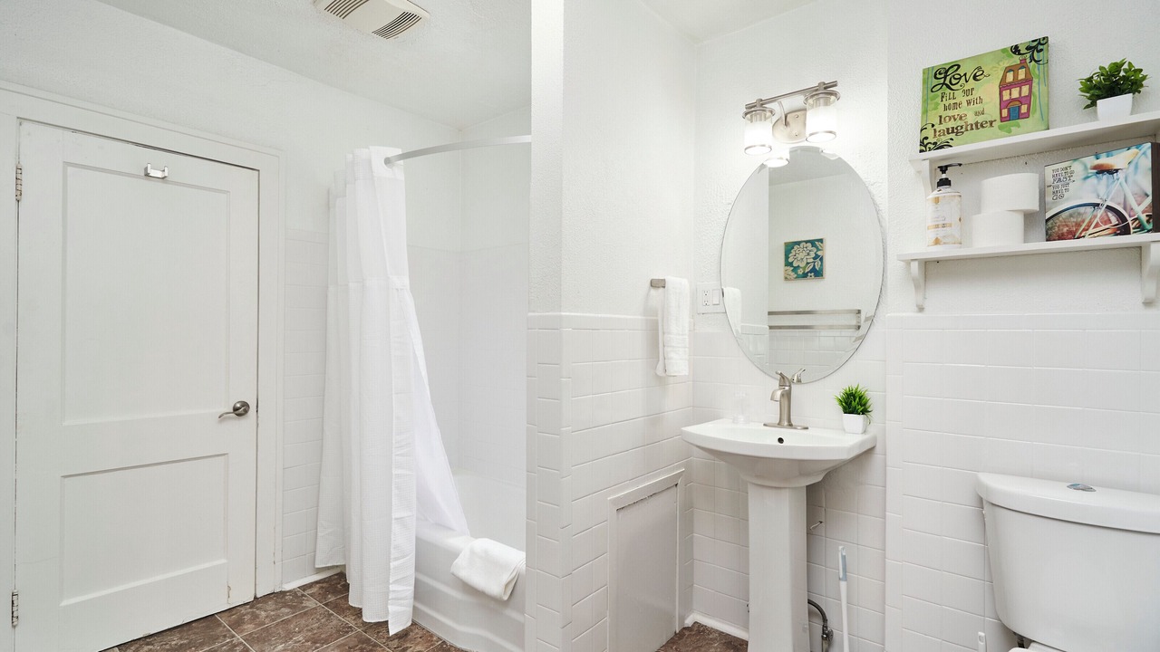 Photo of Bathroom in West Akron