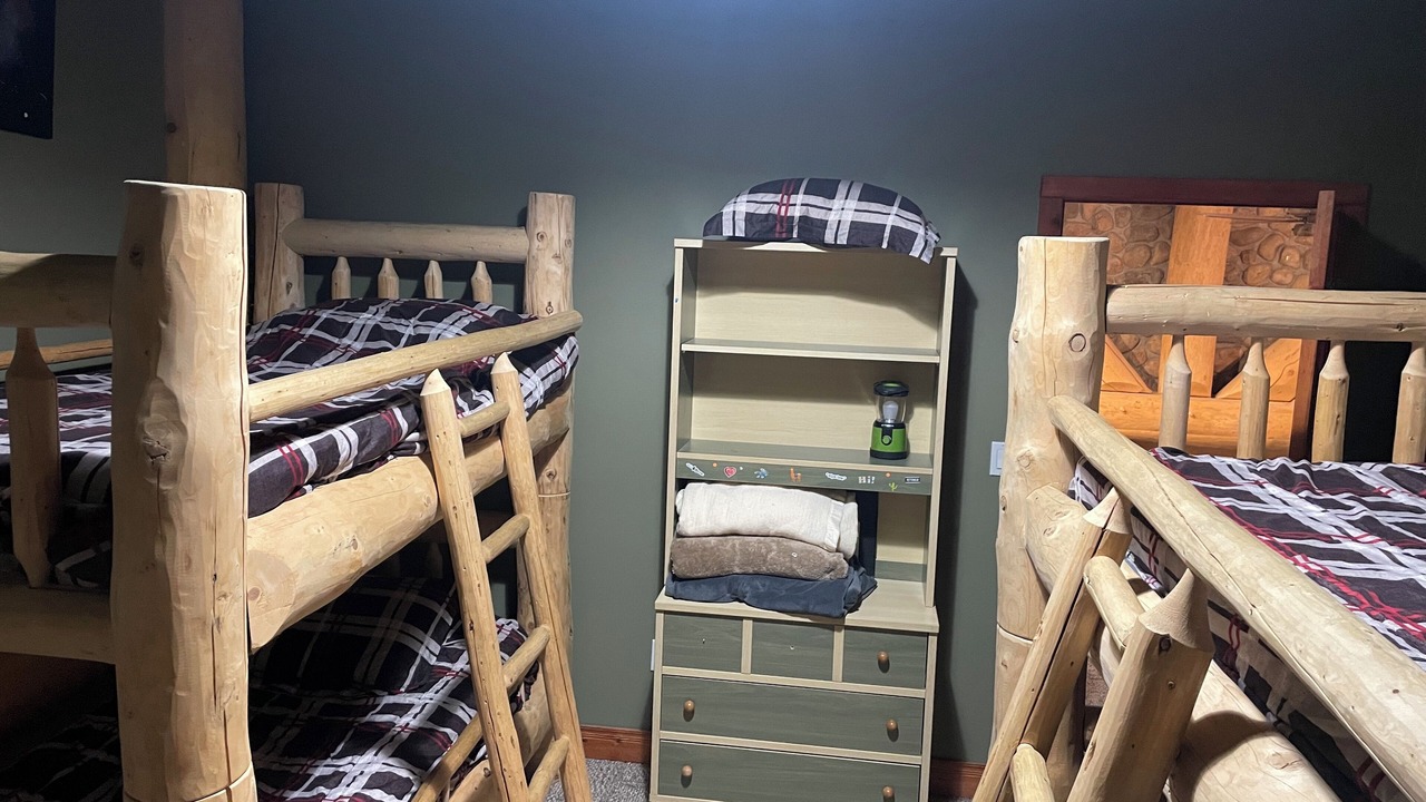 Photo of Bedroom in Parkland Beach