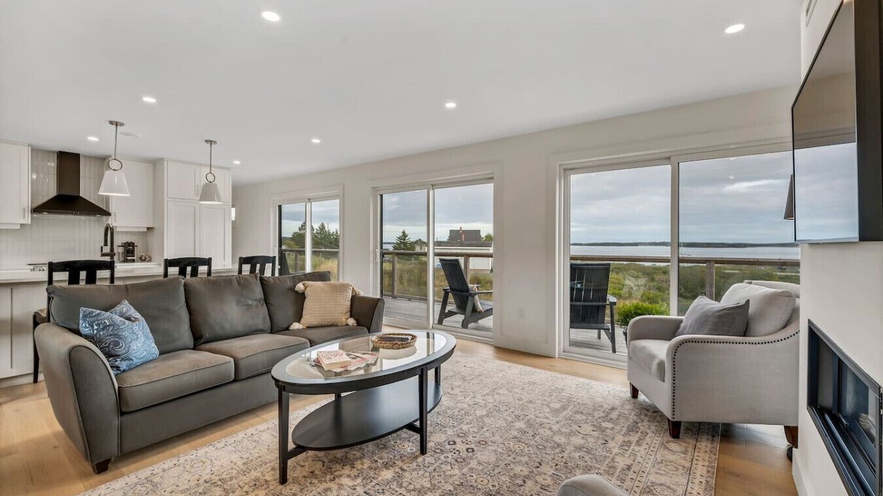 Photo of Livingroom in LaHave
