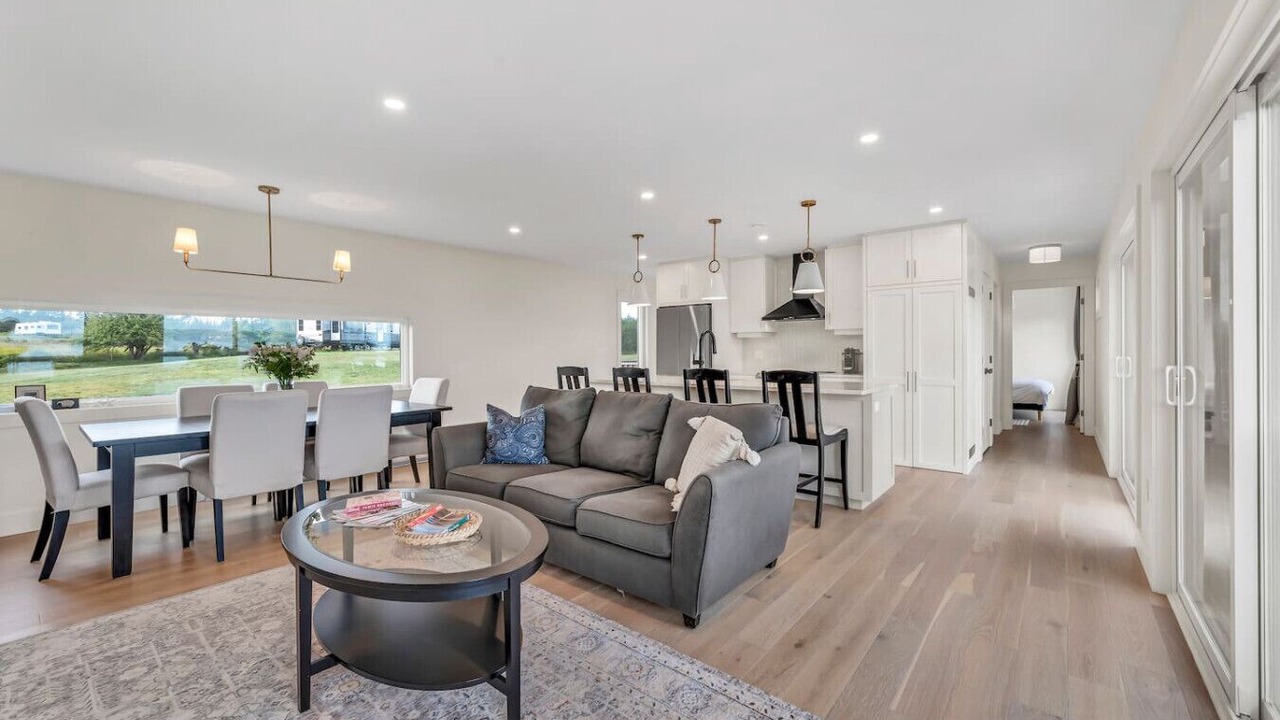 Photo of Livingroom in LaHave