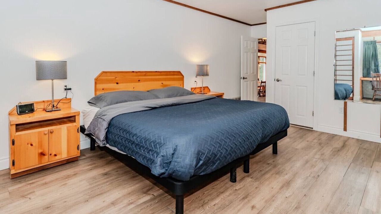 Photo of Bedroom in Muskoka Lakes