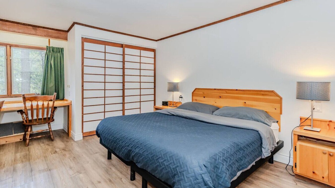 Photo of Bedroom in Muskoka Lakes