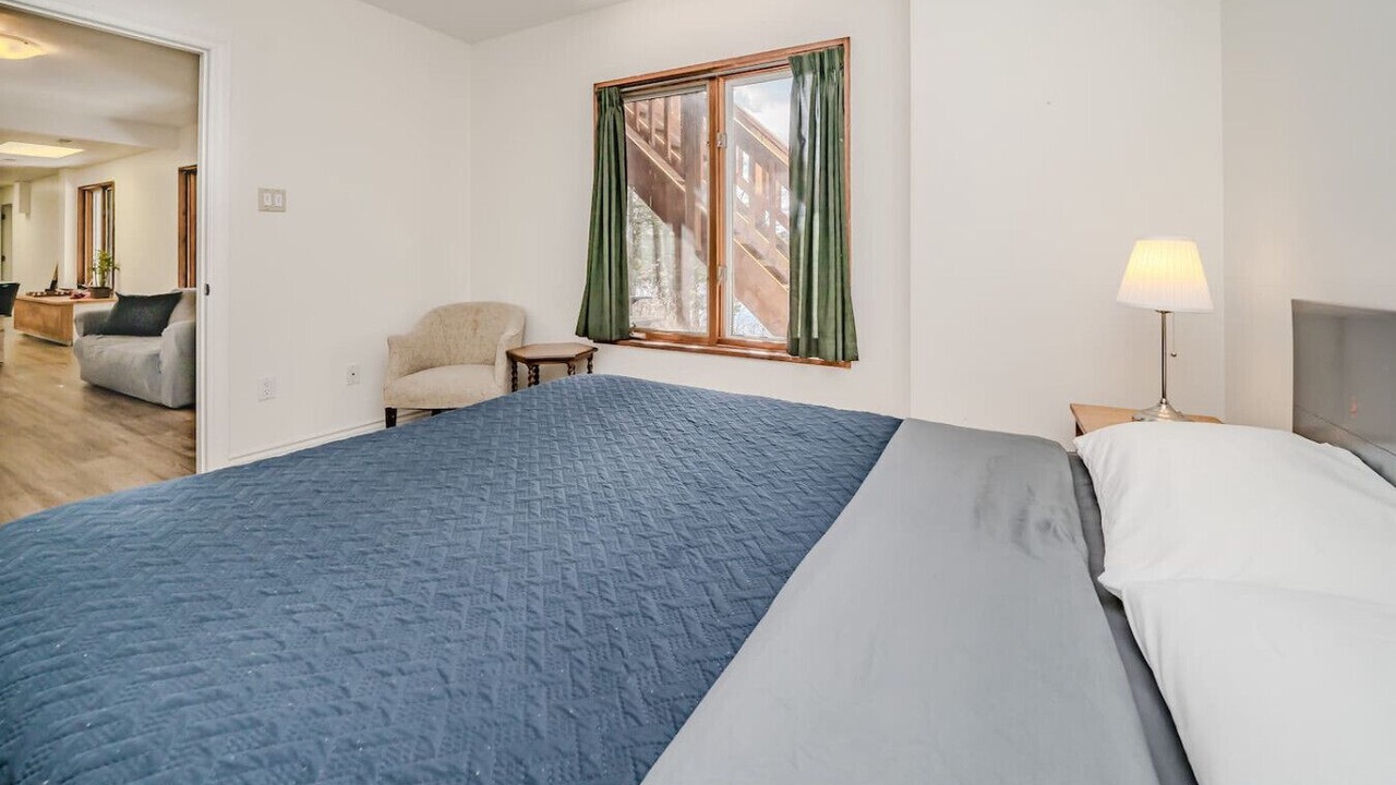 Photo of Bedroom in Muskoka Lakes
