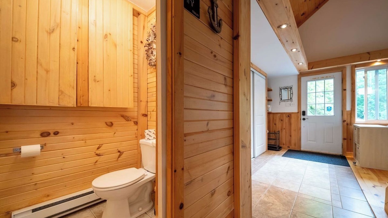 Photo of Bathroom in Leslie-Clapham-et-Huddersfield