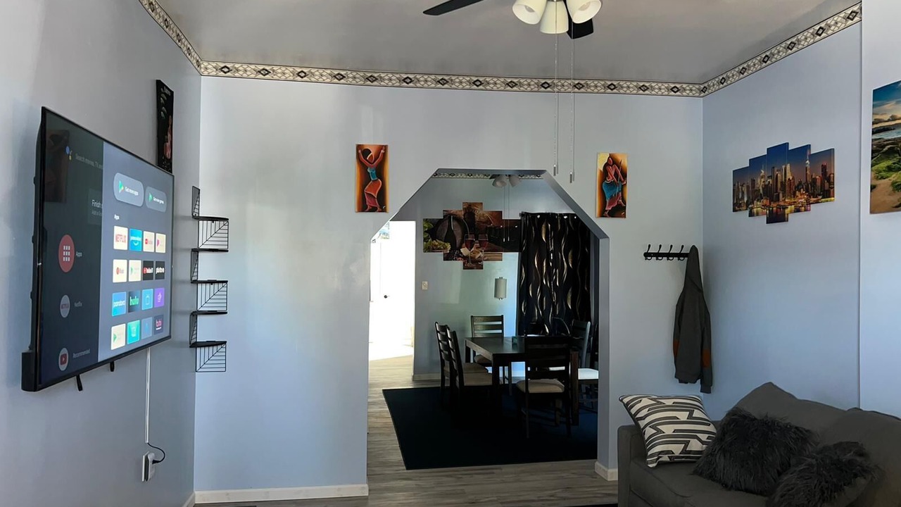 Photo of Livingroom in Front Park