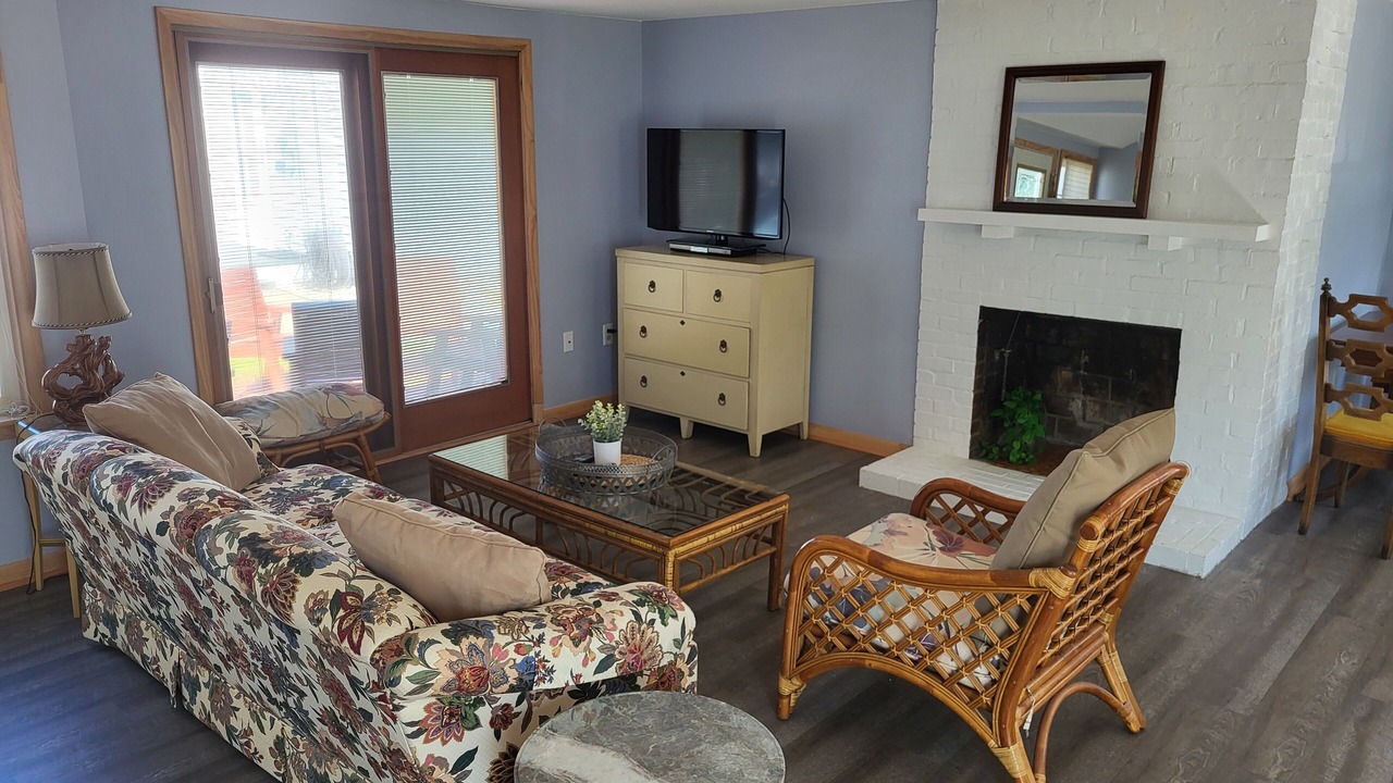 Photo of Livingroom in Huron