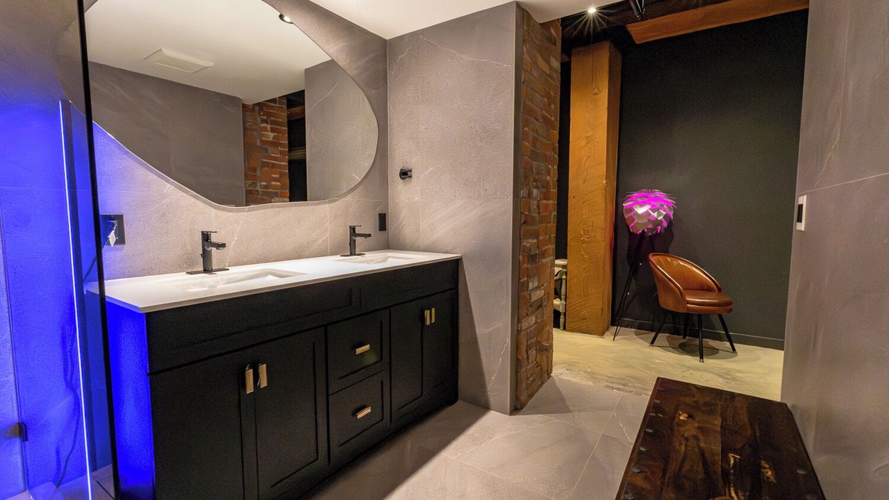 Photo of Bathroom in Chinatown