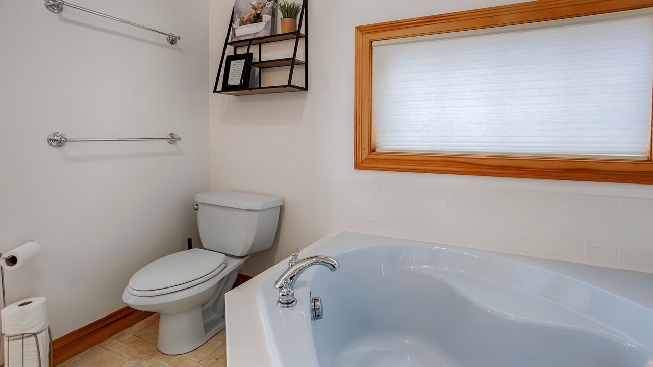 Photo of Bathroom in Ovid
