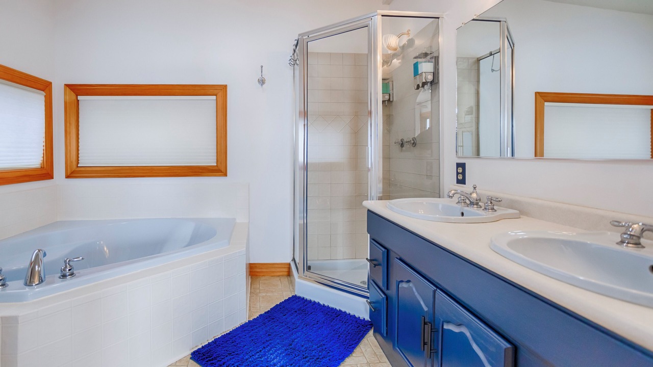 Photo of Bathroom in Ovid