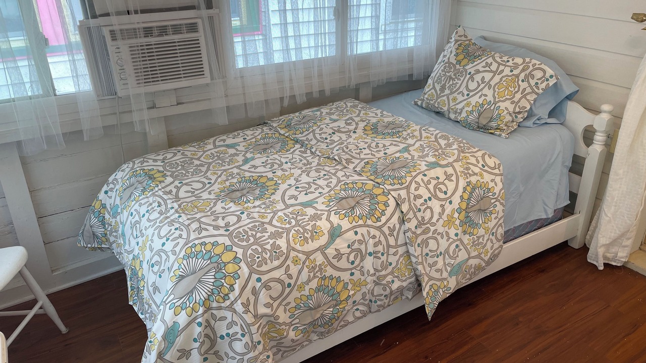 Photo of Bedroom in Lakeside