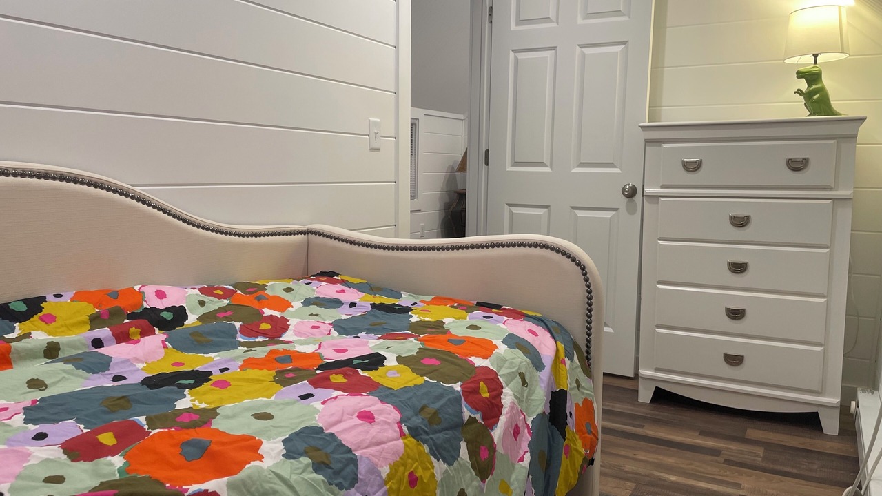 Photo of Bedroom in Lakeside