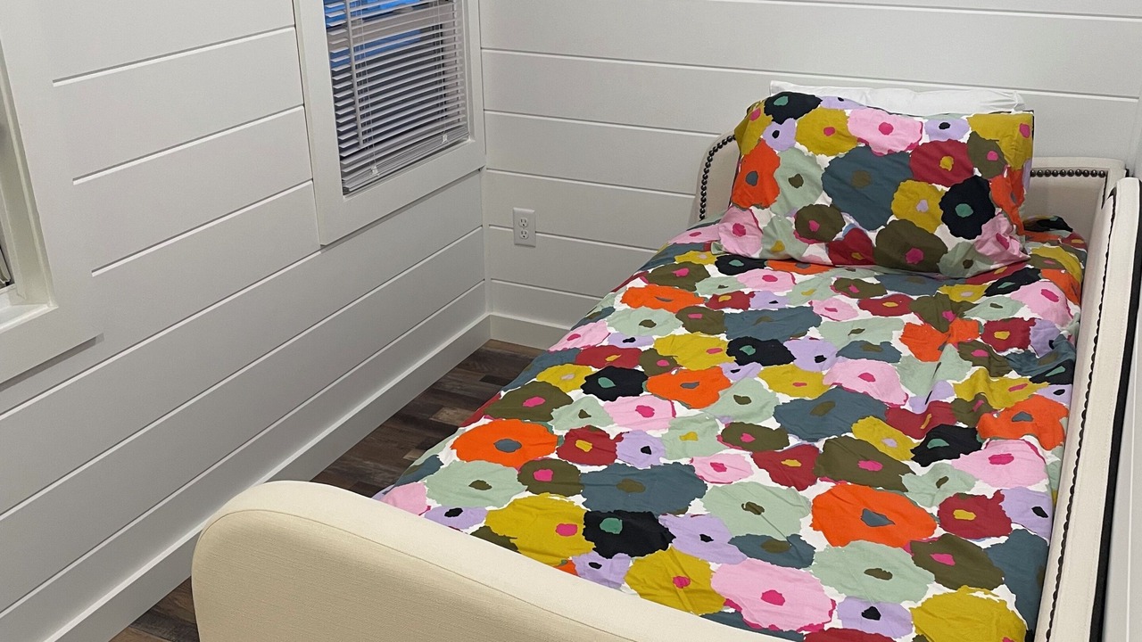 Photo of Bedroom in Lakeside
