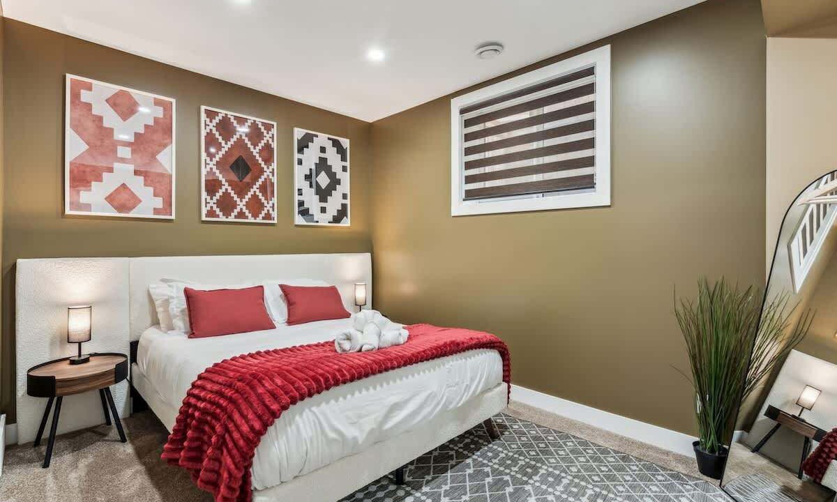Photo of Bedroom in Lower Mount Royal