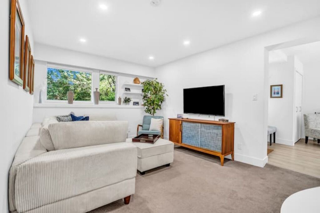 Photo of Livingroom in Lynn Valley