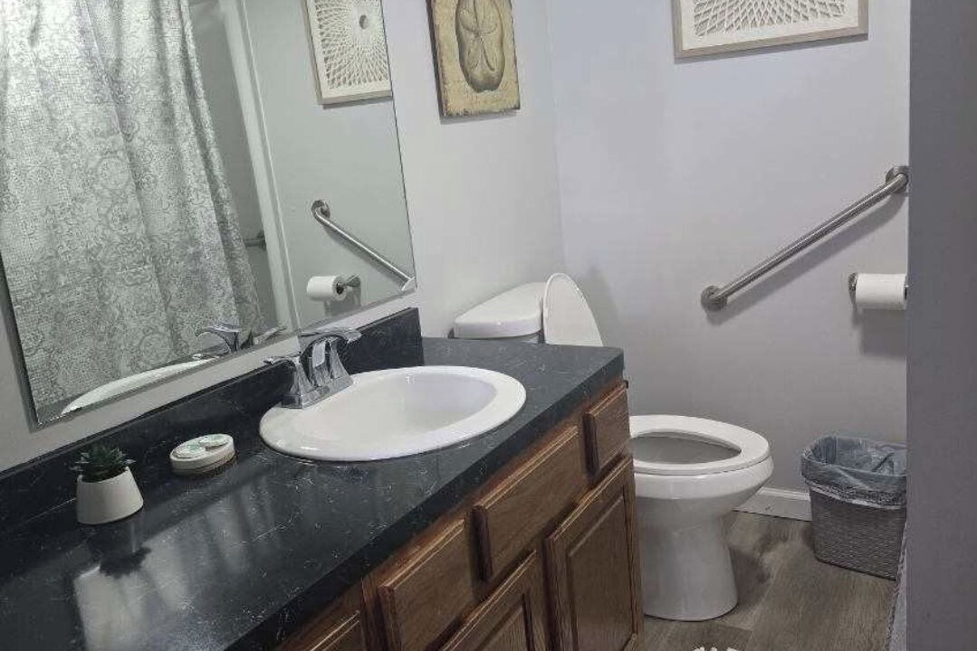 Photo of Bathroom in Oberlin