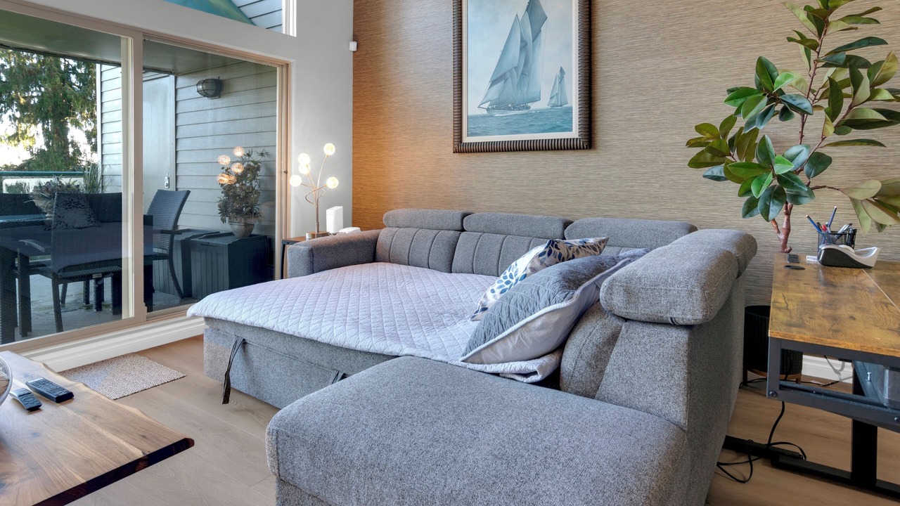 Photo of Livingroom in North Oyster