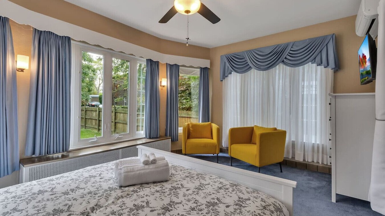 Photo of Bedroom in Downtown Niagara Falls