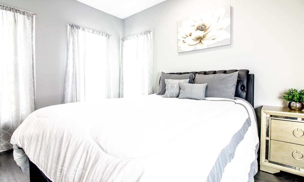 Photo of Bedroom in Downtown Niagara Falls