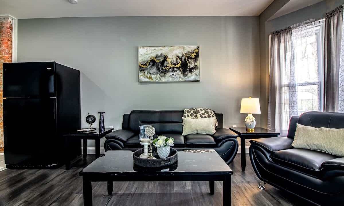 Photo of Livingroom in Downtown Niagara Falls