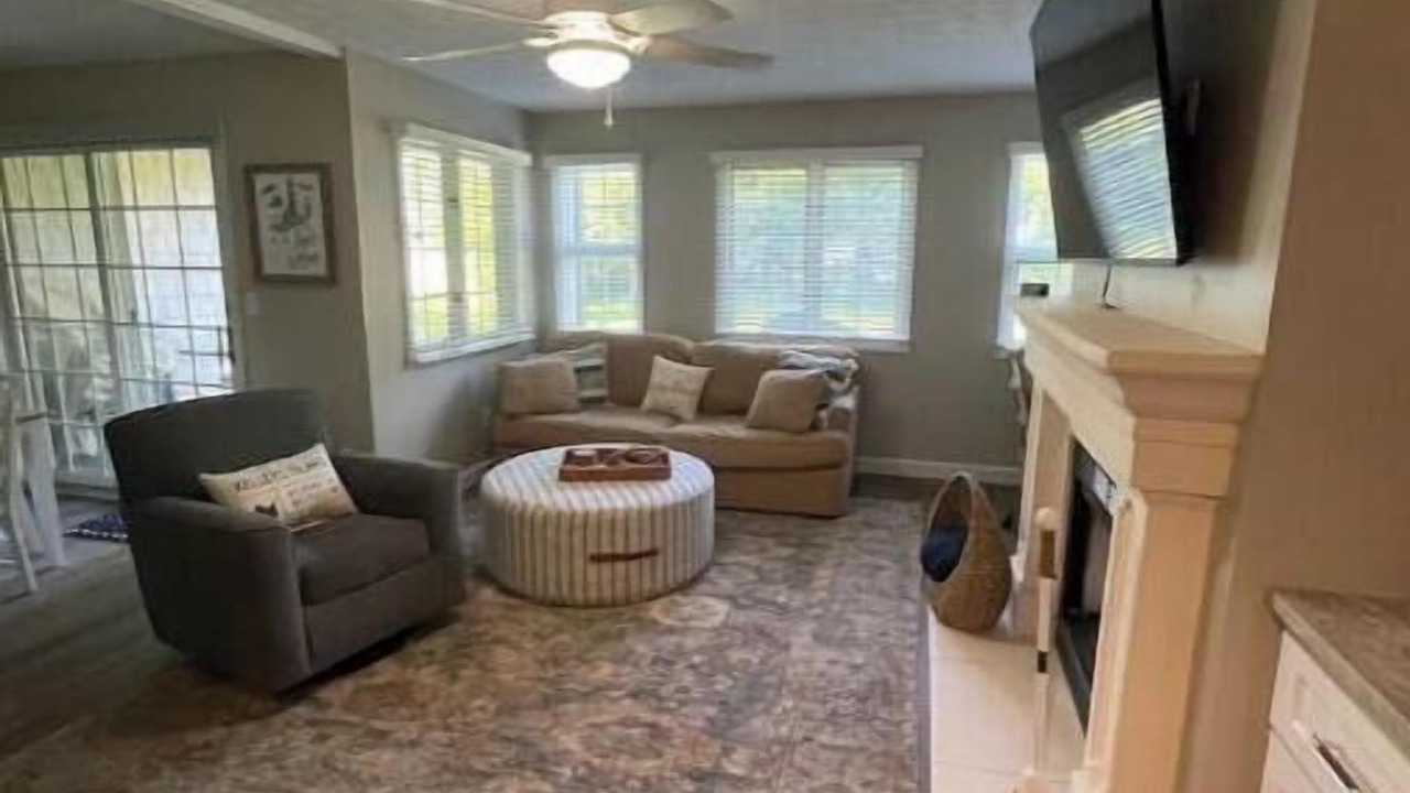 Photo of Livingroom in Kelleys Island