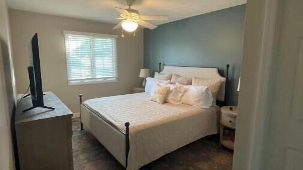 Photo of Bedroom in Kelleys Island
