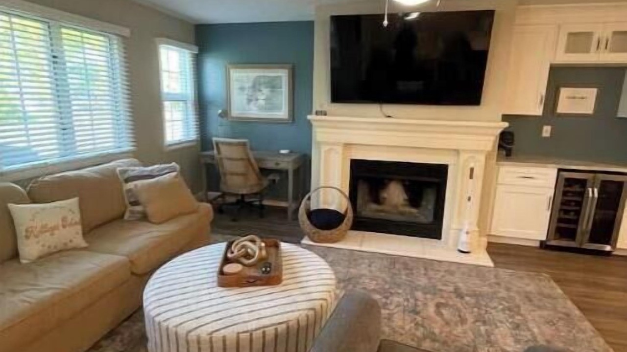 Photo of Livingroom in Kelleys Island