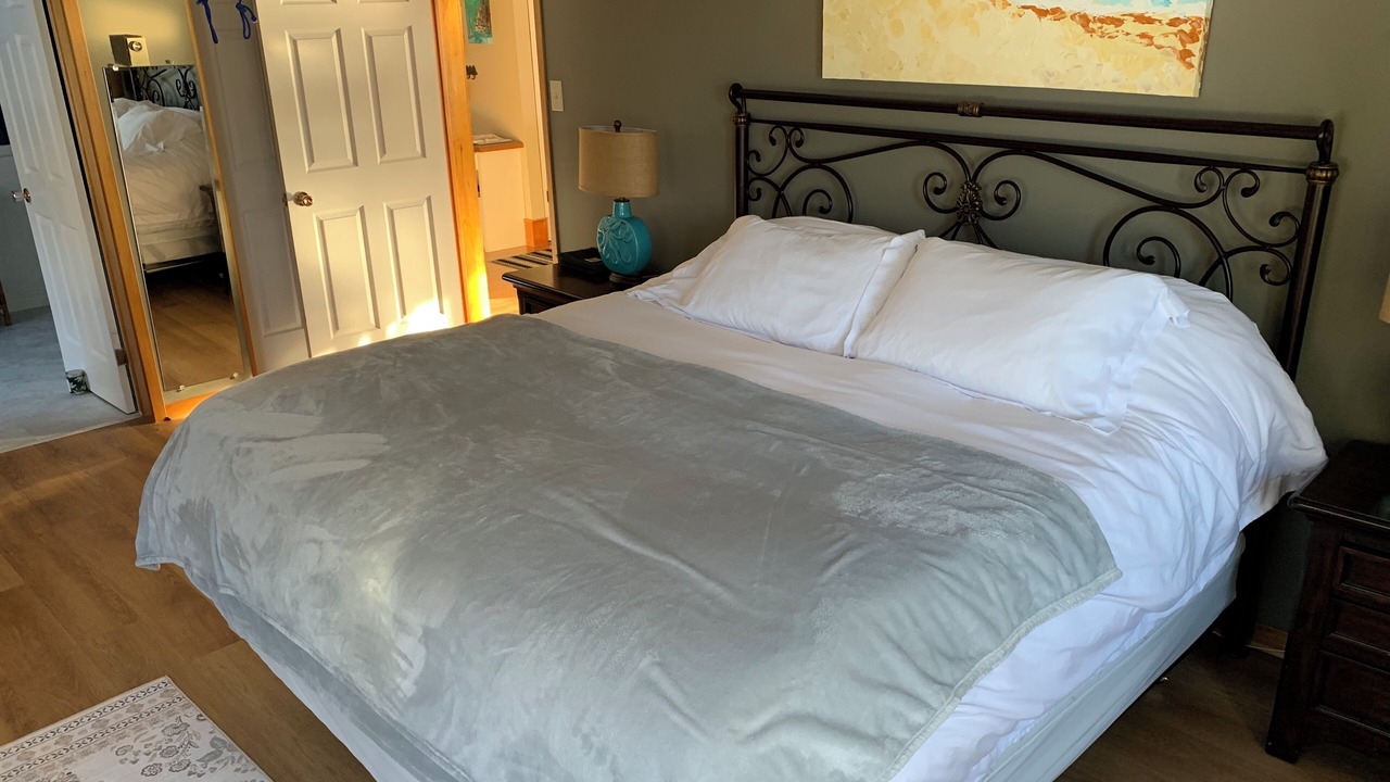 Photo of Bedroom in Frontenac