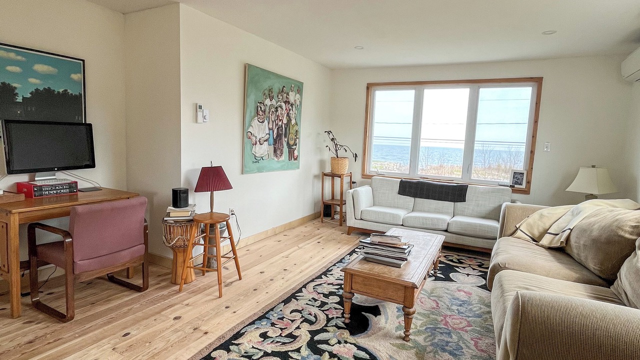 Photo of Livingroom in Lunenburg