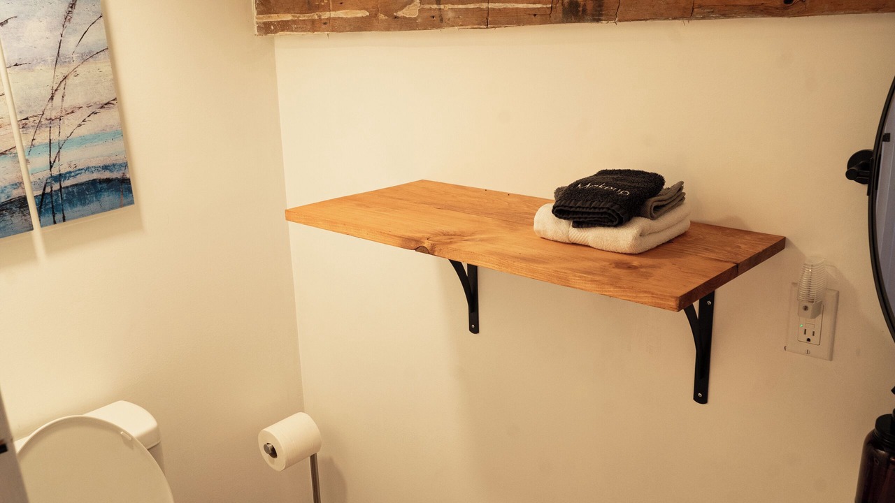 Photo of Bathroom in Town of Richmond