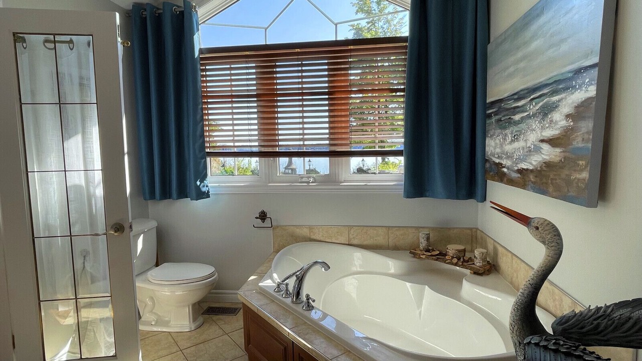 Photo of Bathroom in Head Lake