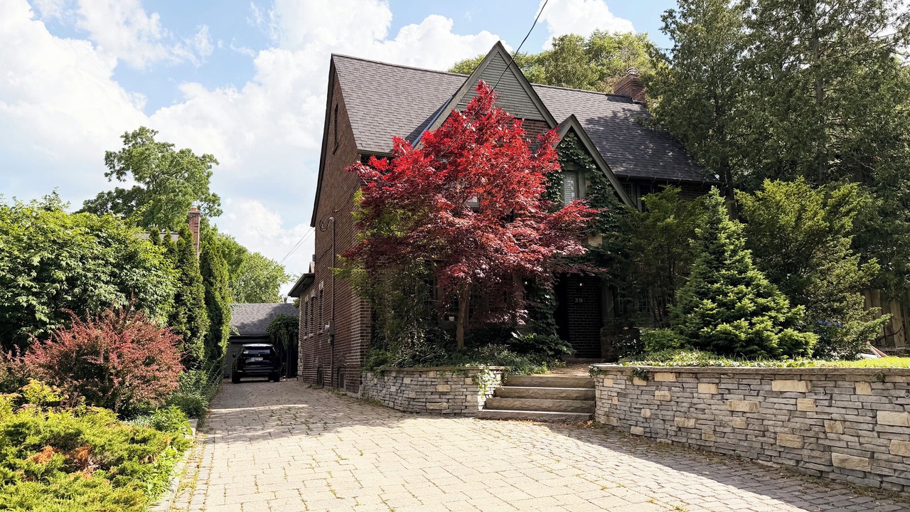 Photo of Outdoor in The Kingsway