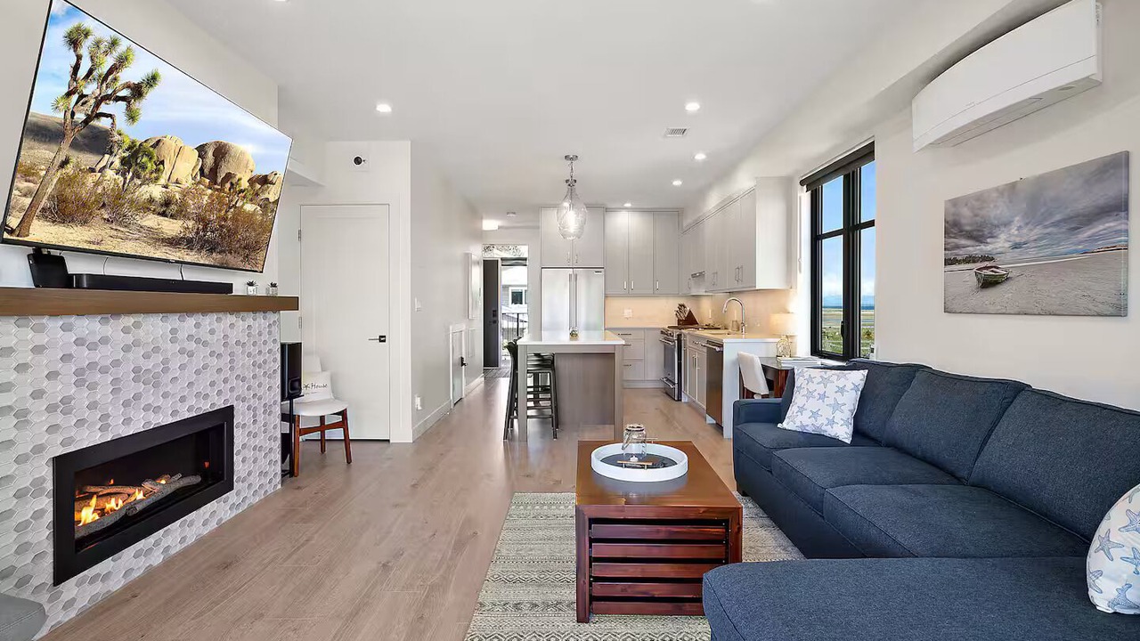 Photo of Livingroom in Black Creek