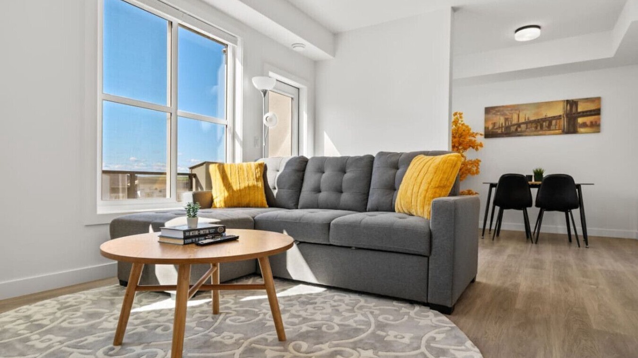 Photo of Livingroom in Springbank Hill