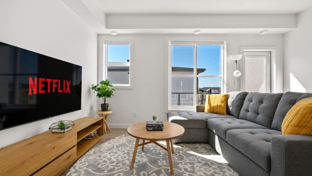Photo of Livingroom in Springbank Hill