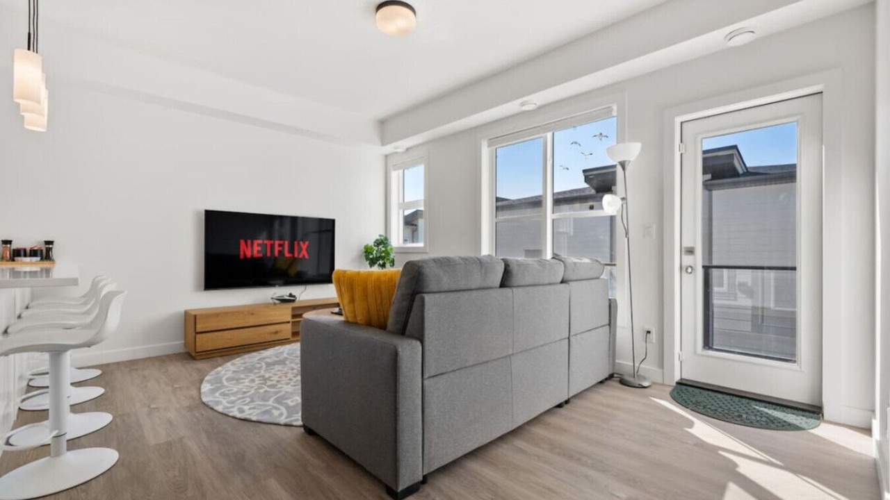 Photo of Livingroom in Springbank Hill