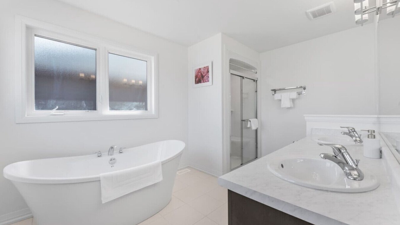 Photo of Bathroom in Fonthill