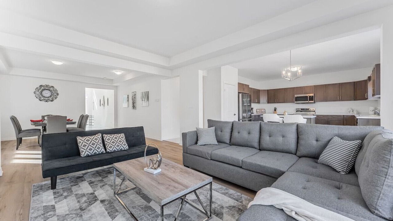 Photo of Livingroom in Fonthill