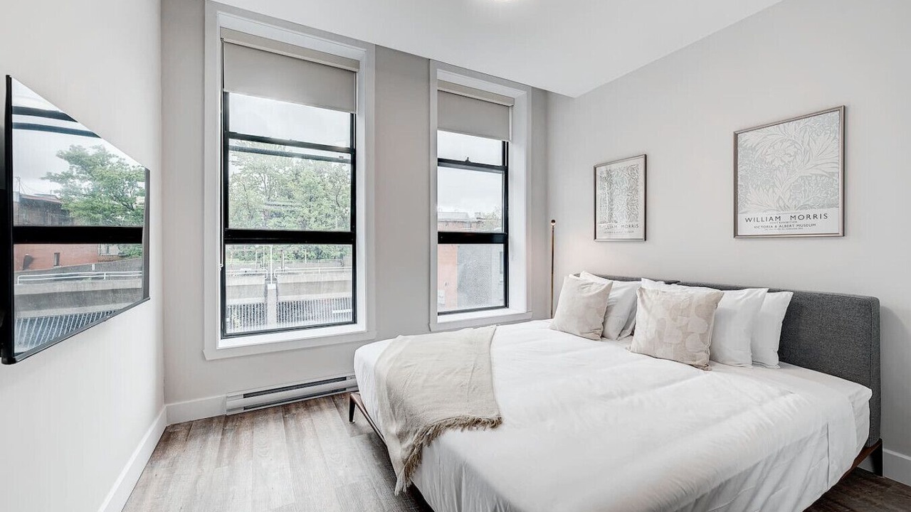 Photo of Bedroom in La Petite-Patrie